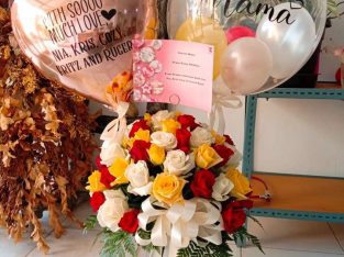 Mix Roses With Confetti Balloons