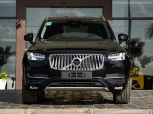 2016 Volvo XC 90 plate, SUV type of car of Sweden