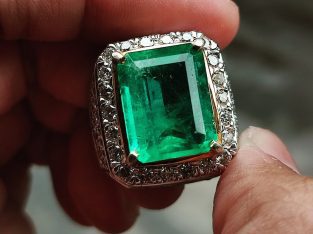For sale item colector Natural emerald colombia