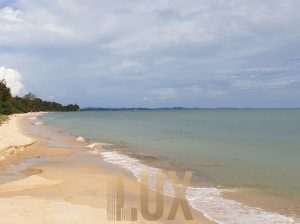 Beach front land in Ream With L Map For Sale