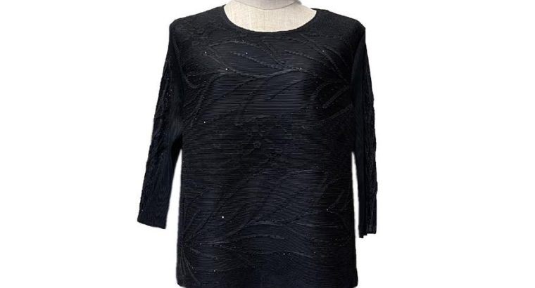 Round neck pleated shirt